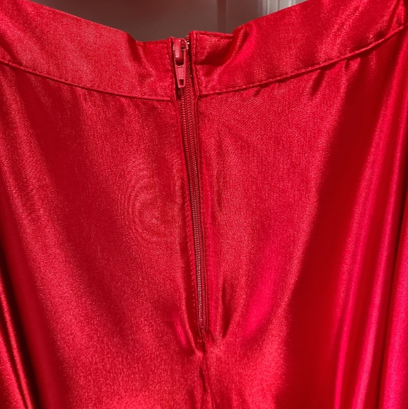 Red formal dress - Picture 4 of 6